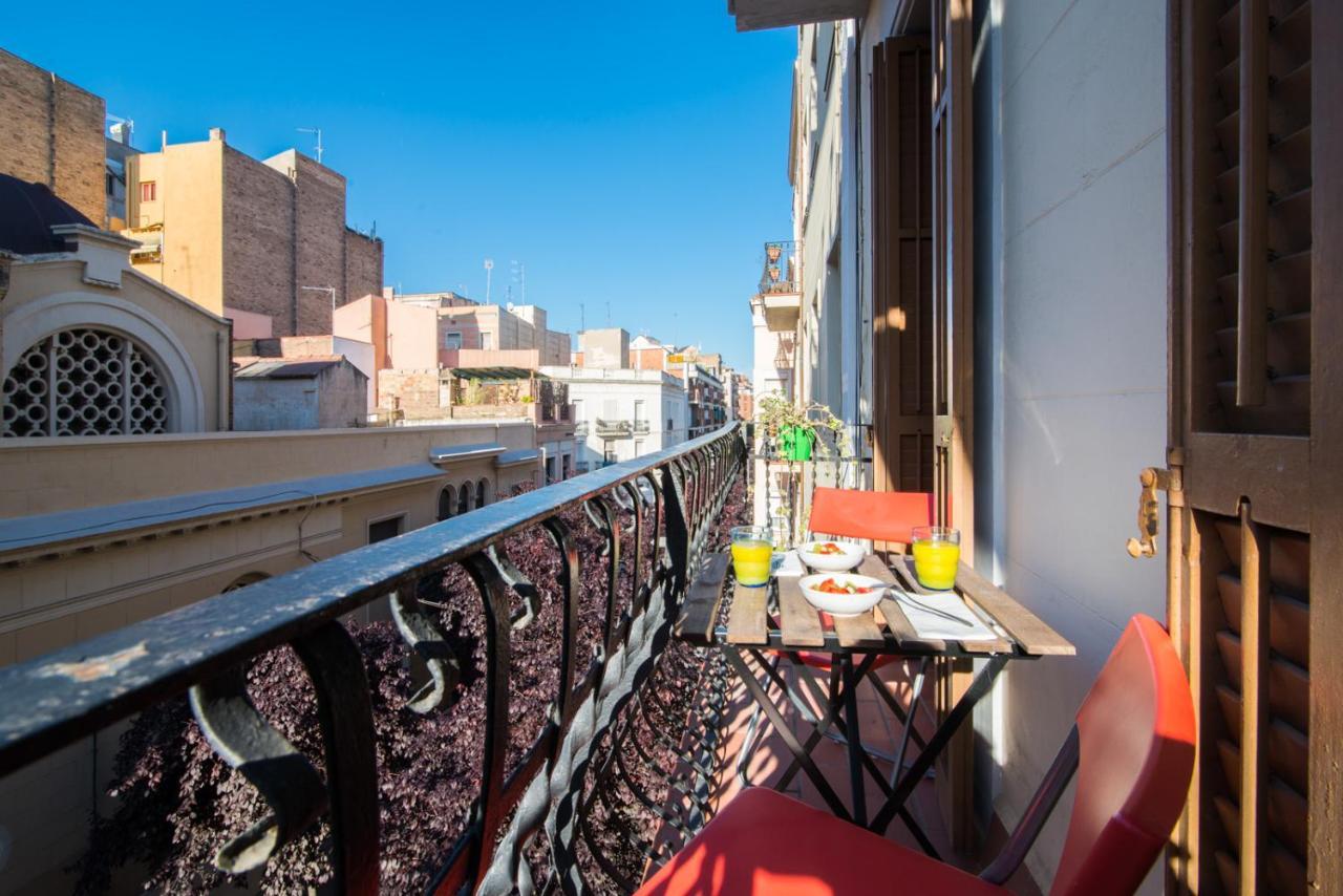 Barcelona Cozy Apartment ภายนอก รูปภาพ