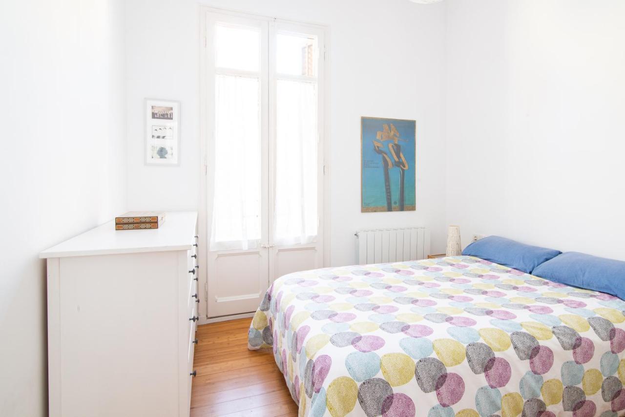 Barcelona Cozy Apartment ภายนอก รูปภาพ